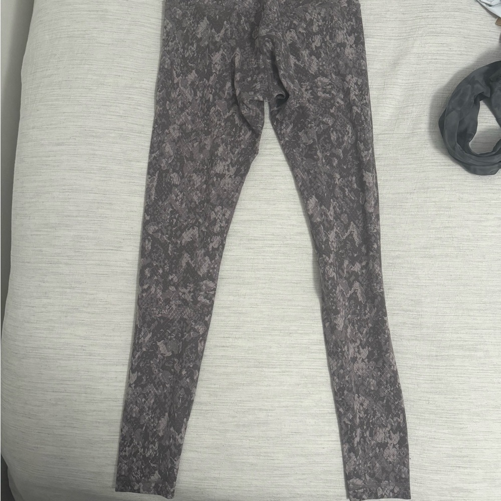 Lululemon align leggings - Picture 2 of 4